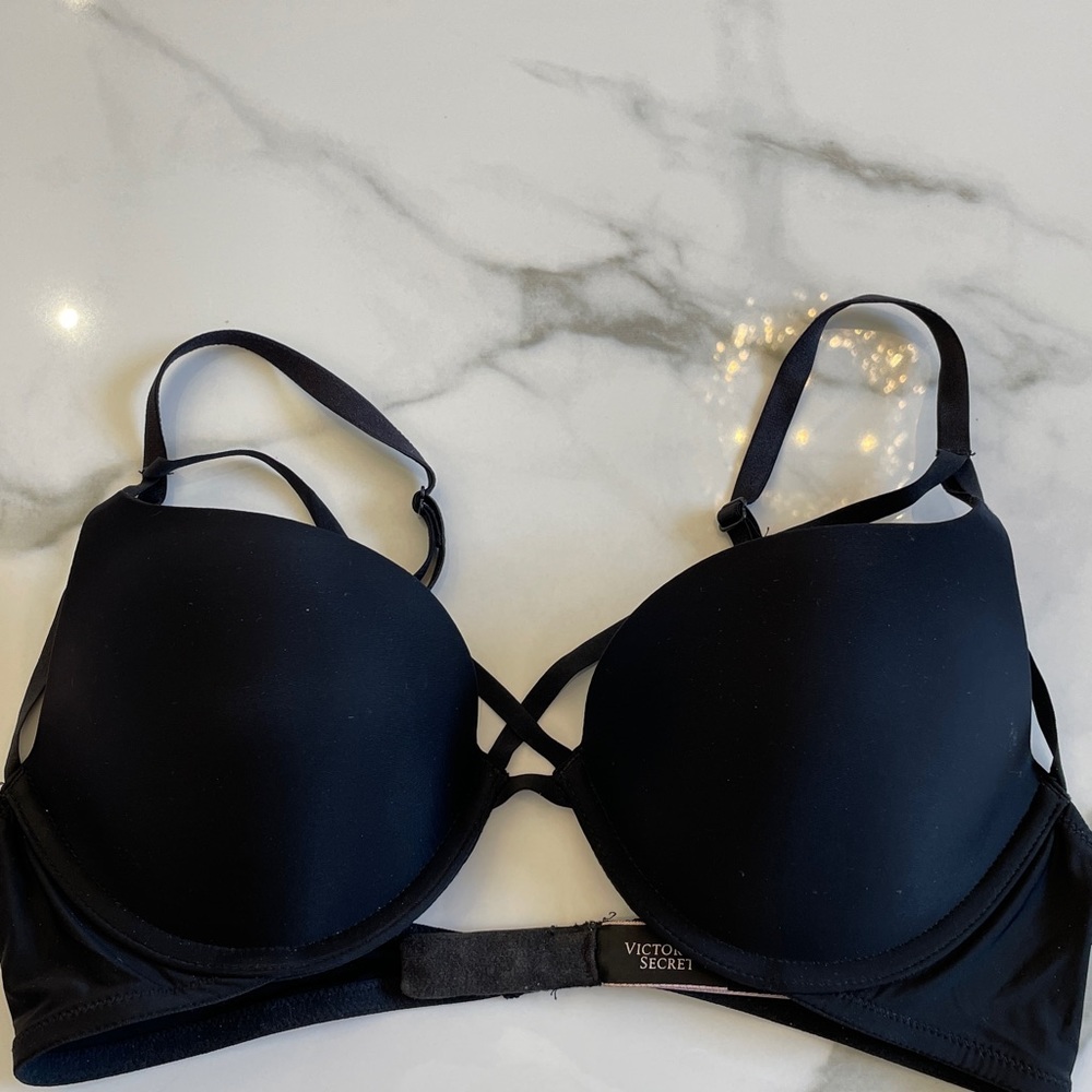 VS strappy black bra